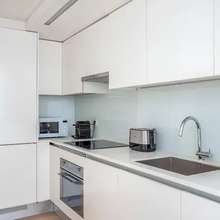 Fantastico Quarto Queen Com Ar リスボン